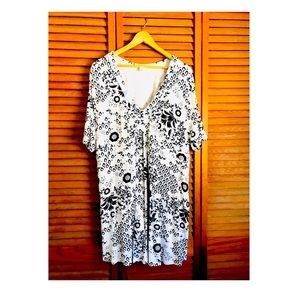 NWOT K. Jordan White + Black Floral Blouse